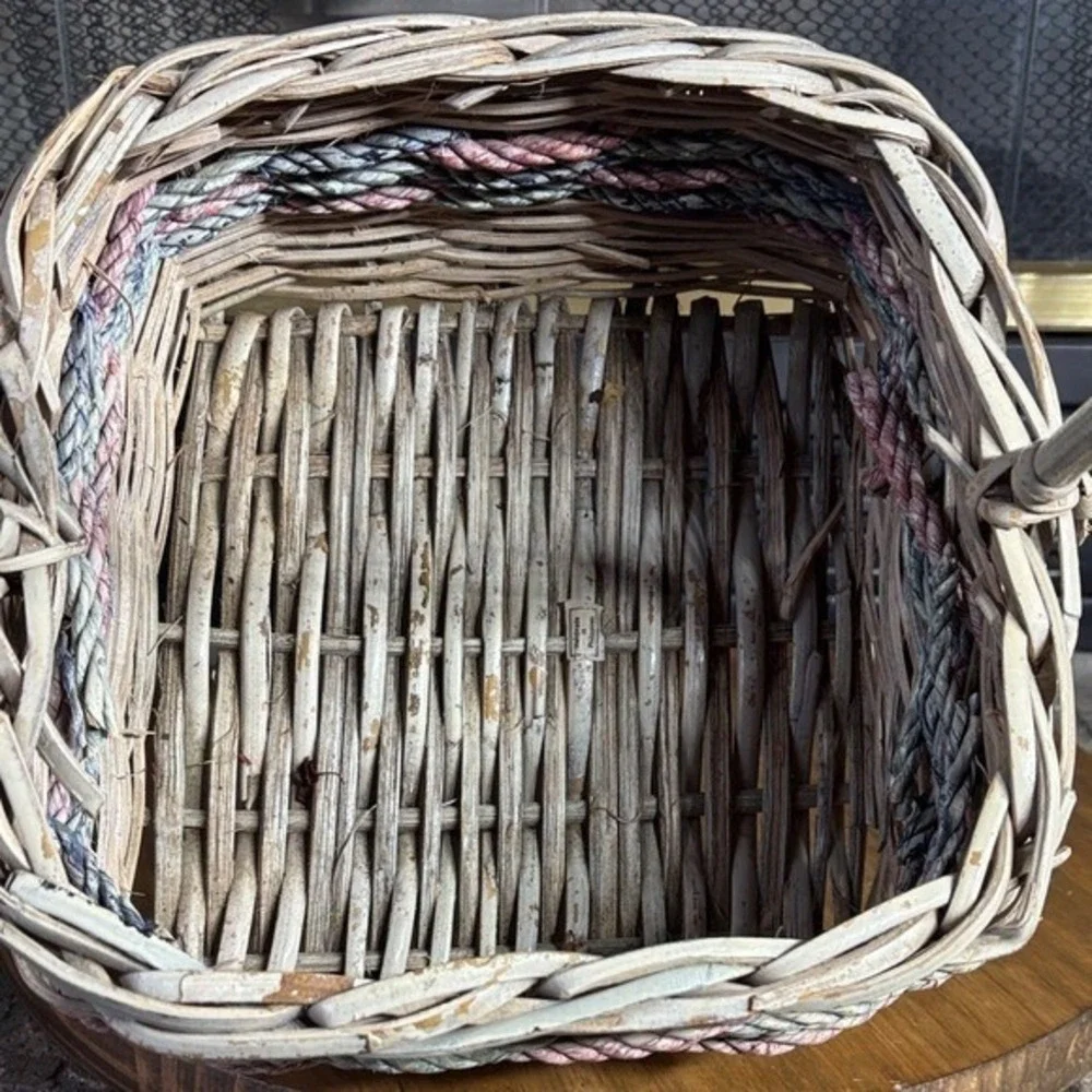 Vintage White Wicker Basket Square Shaped w/Colored Braid Easter 90s‎ 17.5